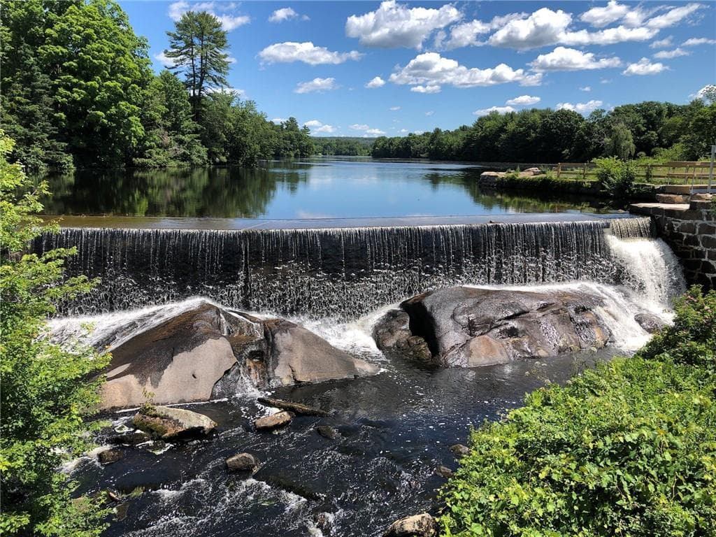 28 Wood River photo 5