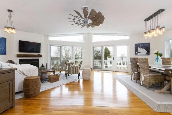 1106 East Shore photo 2