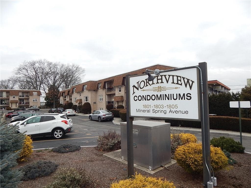 1801 Mineral Spring #A1 photo 2