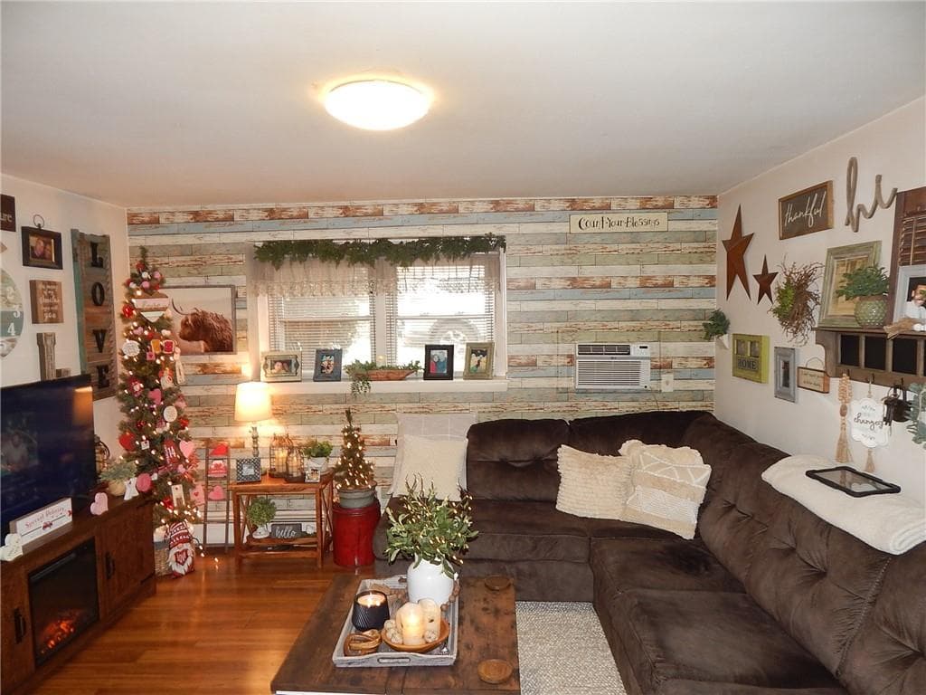 1801 Mineral Spring #A1 photo 5