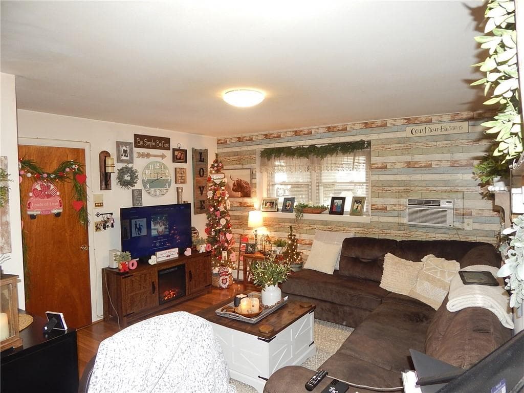 1801 Mineral Spring #A1 photo 4