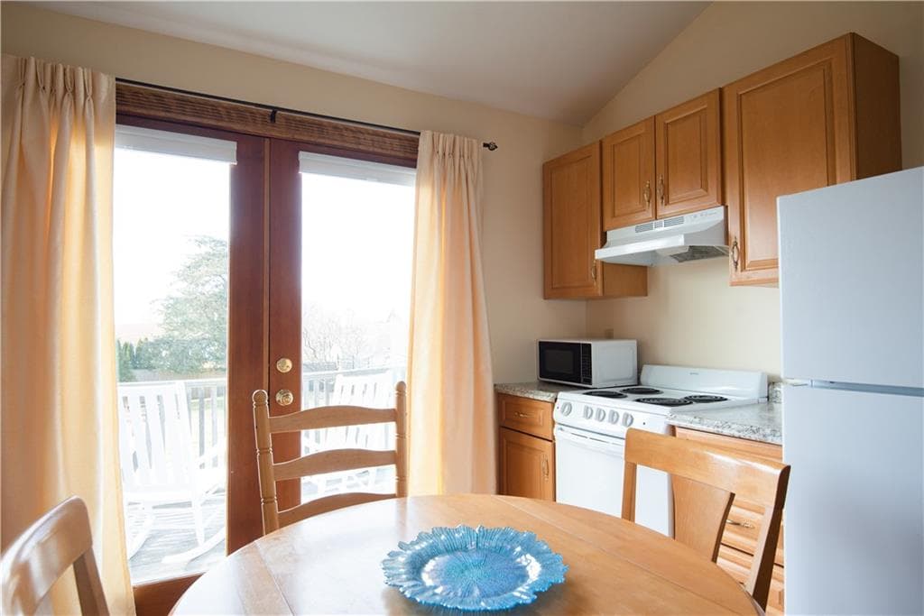 281 Wolcott #2 photo 5