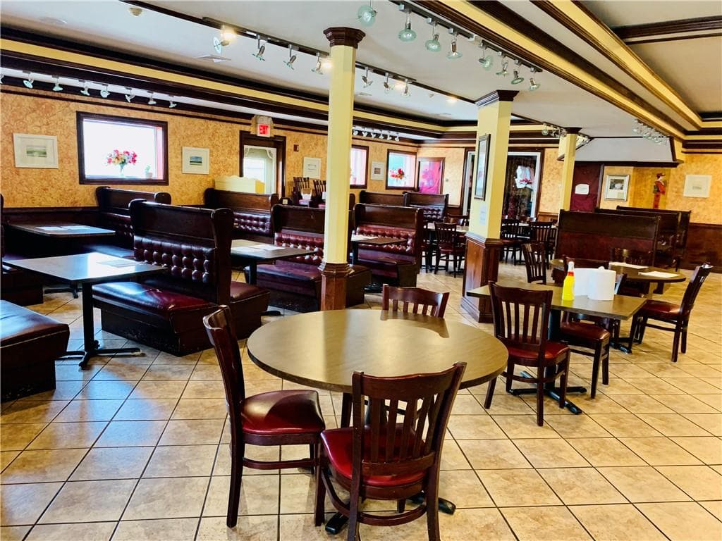 146 Gansett photo 2