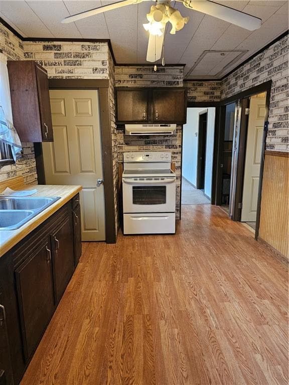 36 Cedar photo 2