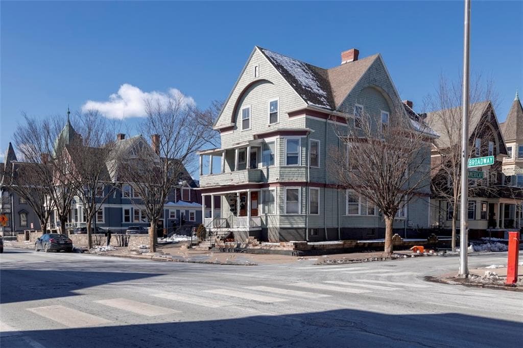 271 Broadway photo 3