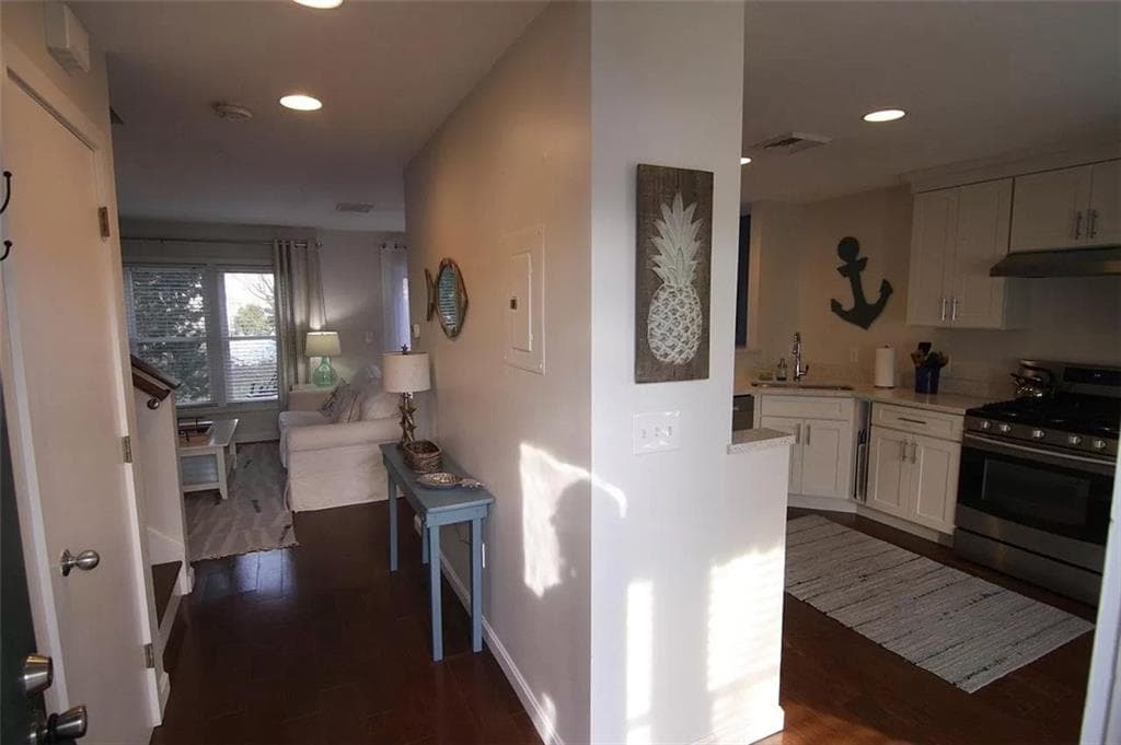 70 Houston #70 photo 5
