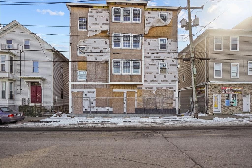 664 Plainfield photo 3