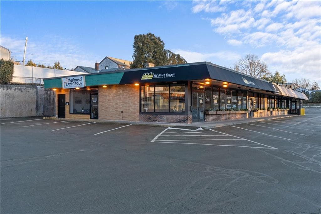 922 Oaklawn photo 2