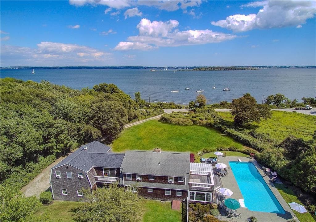 521 East Shore