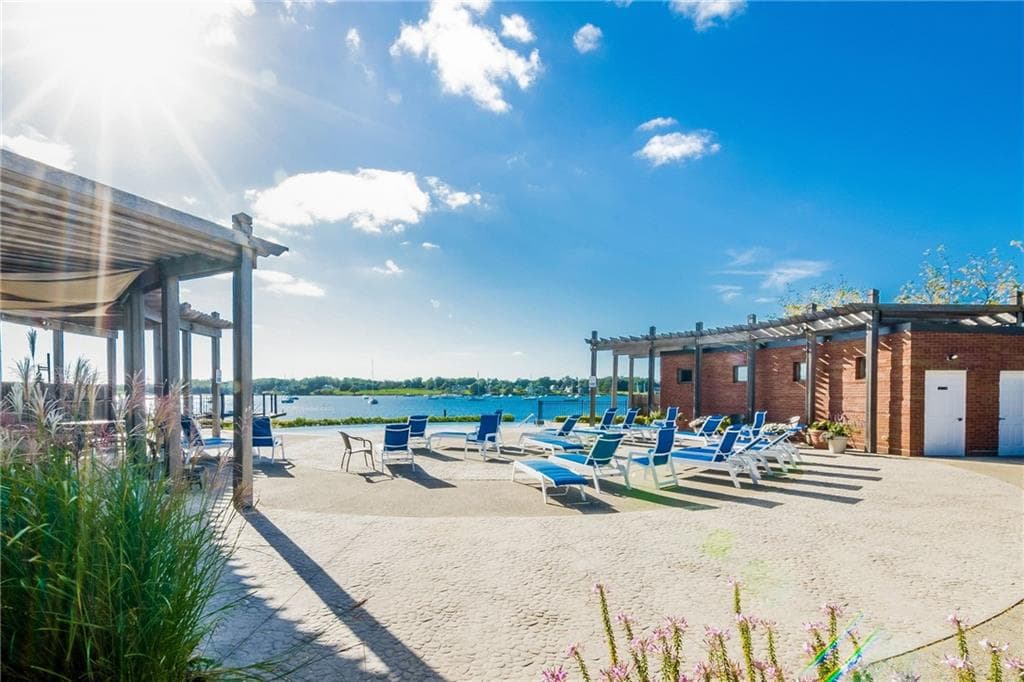 341 Thames #209 S