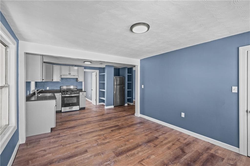 664 Plainfield photo 5