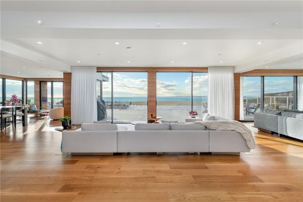 511 Ocean photo 5