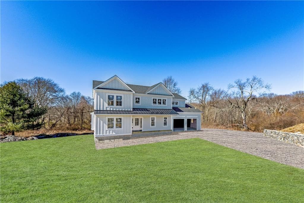 182 Stonegate photo 5