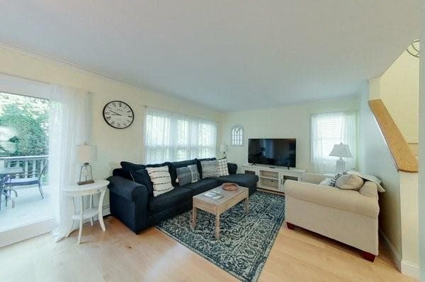 61 Clinton #C photo 3