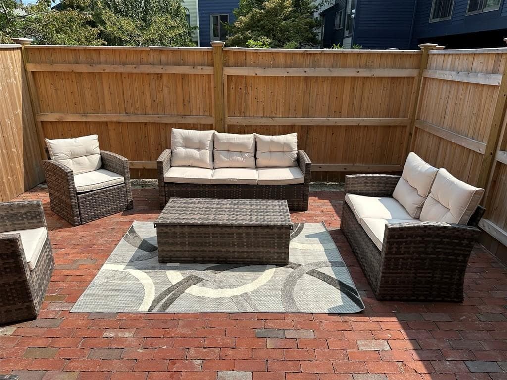 305 Swan's Wharf photo 2