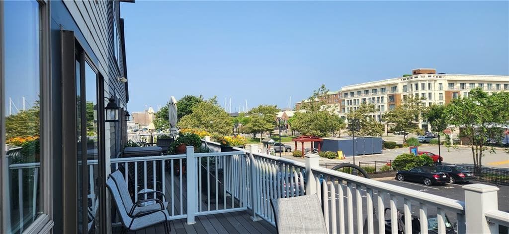 305 Swan's Wharf photo 3