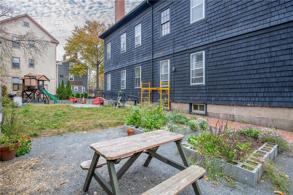 206 Smith #A photo 2