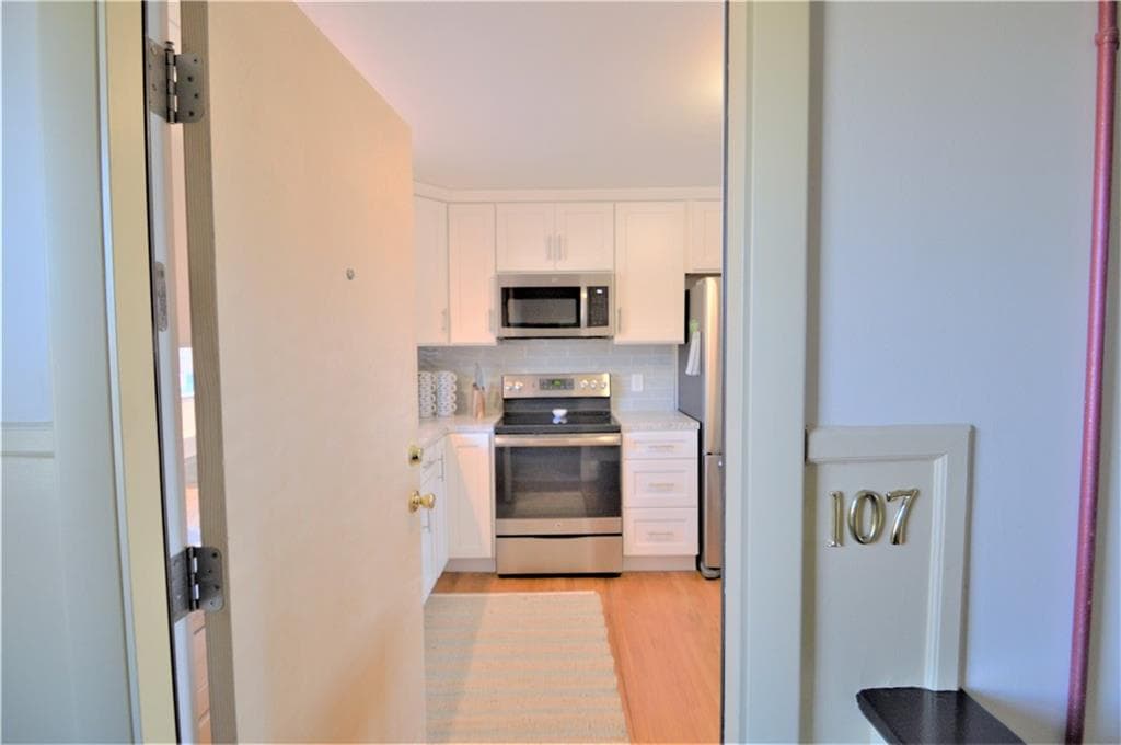 70 Carroll #107 photo 2