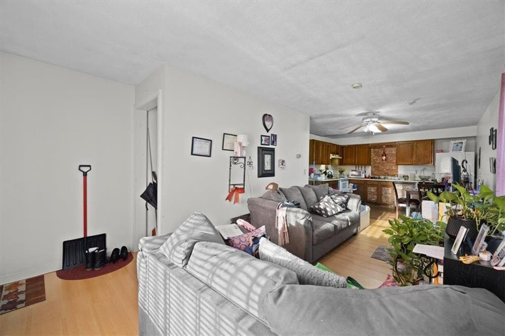 444 Woodward #48 photo 4
