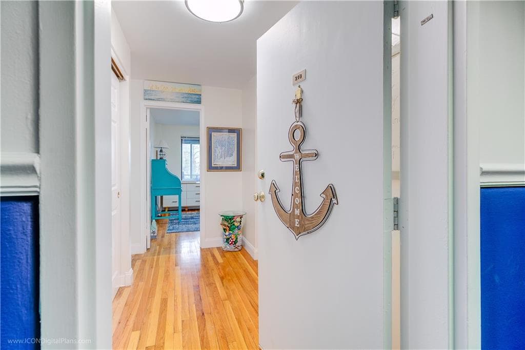 401 Bellevue #218 photo 2