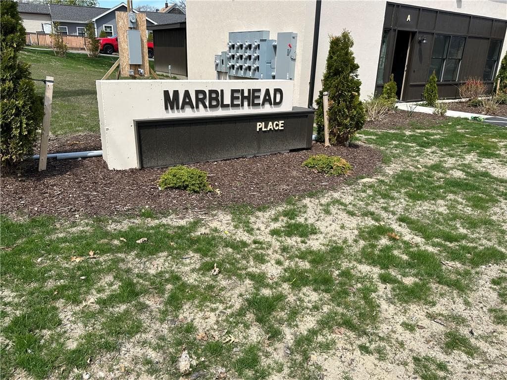 20 MARBLEHEAD #B