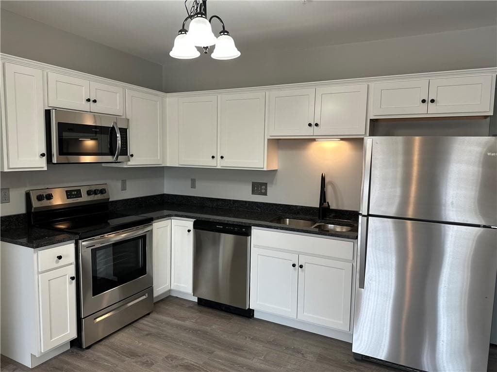20 MARBLEHEAD #C