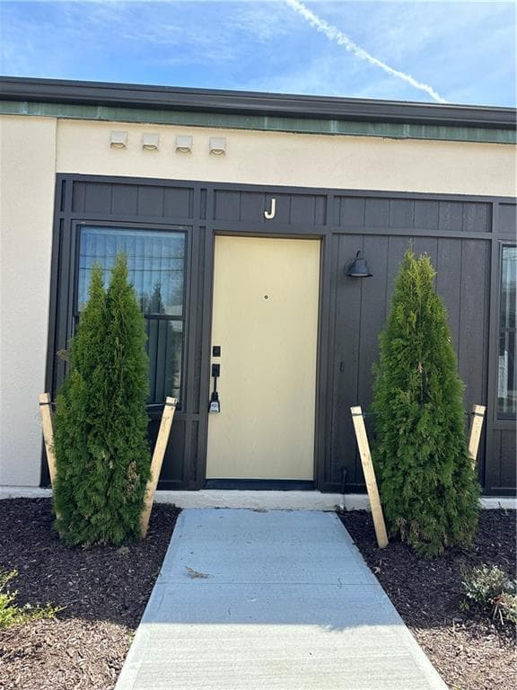 20 MARBLEHEAD #J photo 2