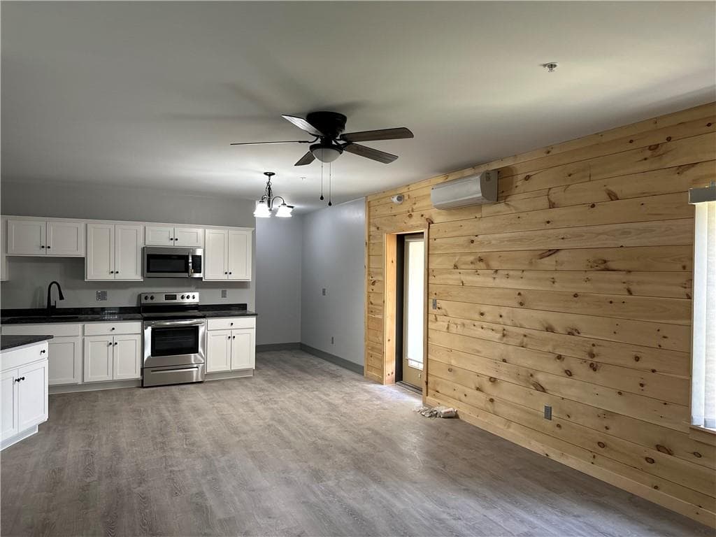 20 MARBLEHEAD #F