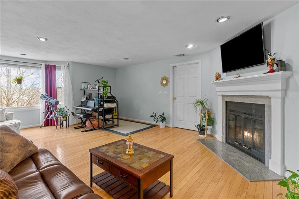 44 Knoll #D photo 3