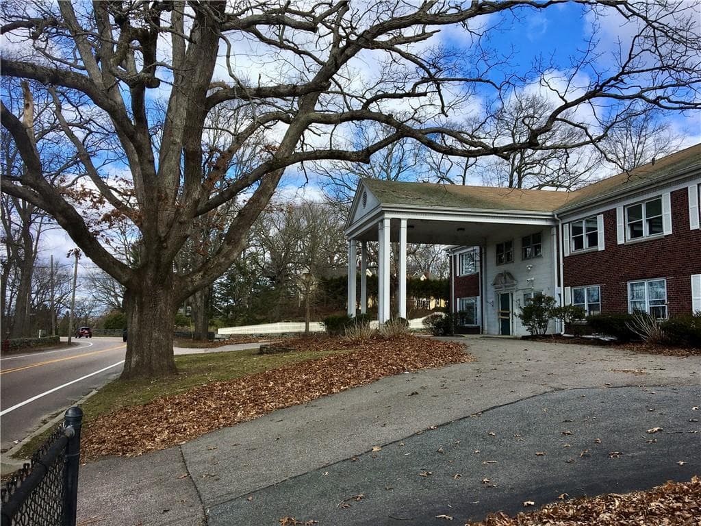 60 Mendon photo 4