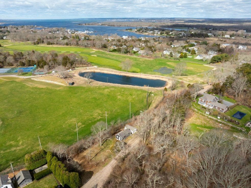 15 East Hills