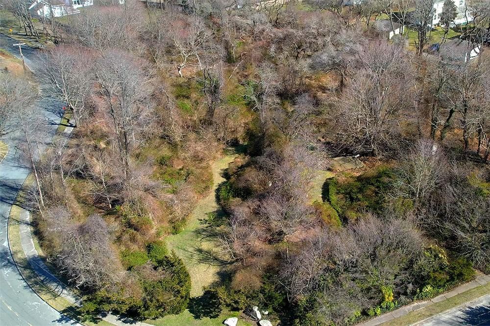 1310 Winthrop photo 3