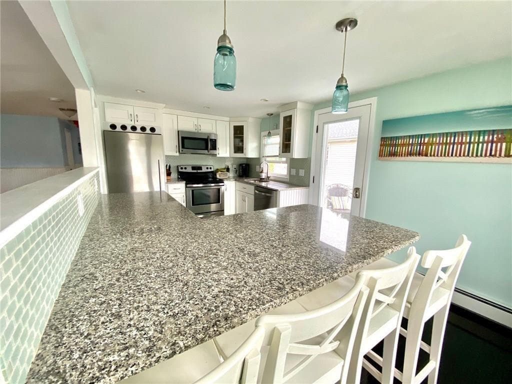 85 Eustis photo 5