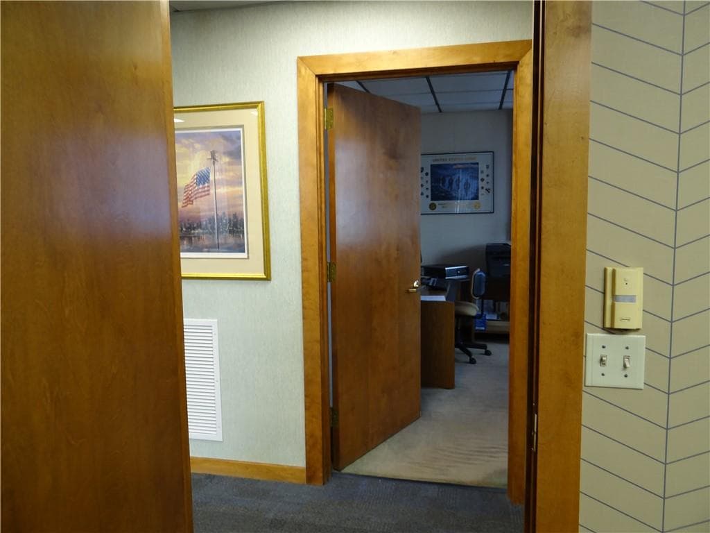 627 Warwick photo 4