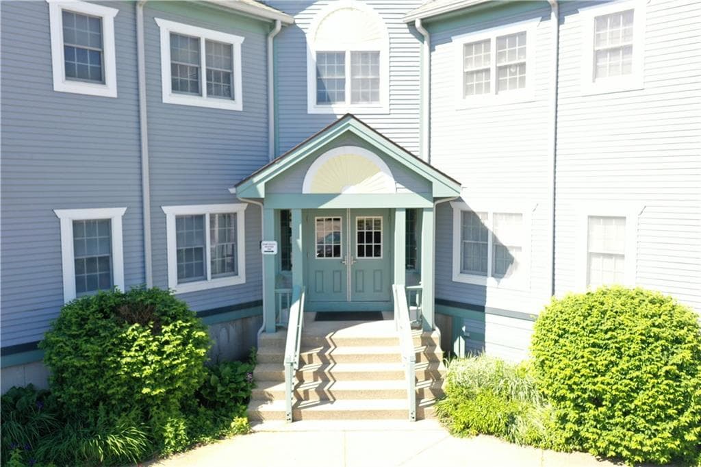 320 Phillips #A & B photo 3