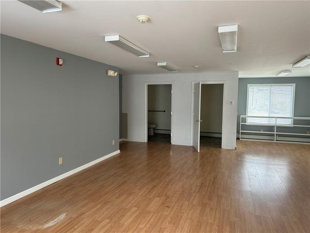 1167 Main photo 3