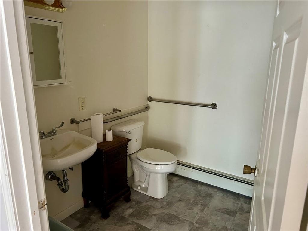 1167 Main photo 4