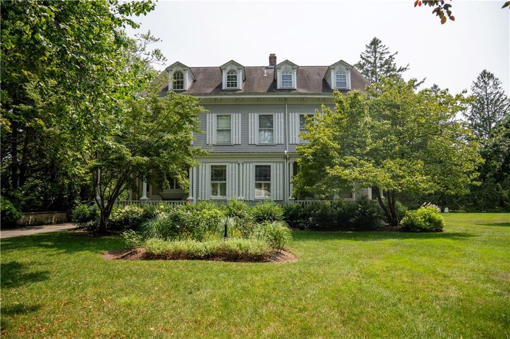 141 Narragansett photo 2