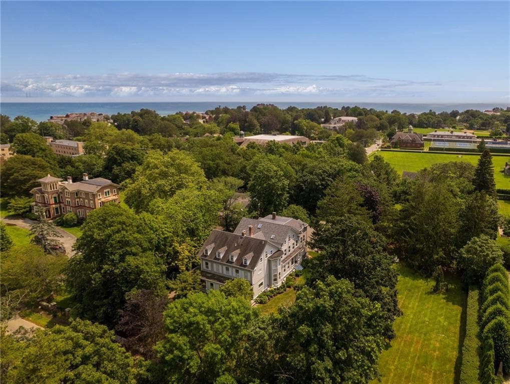 141 Narragansett