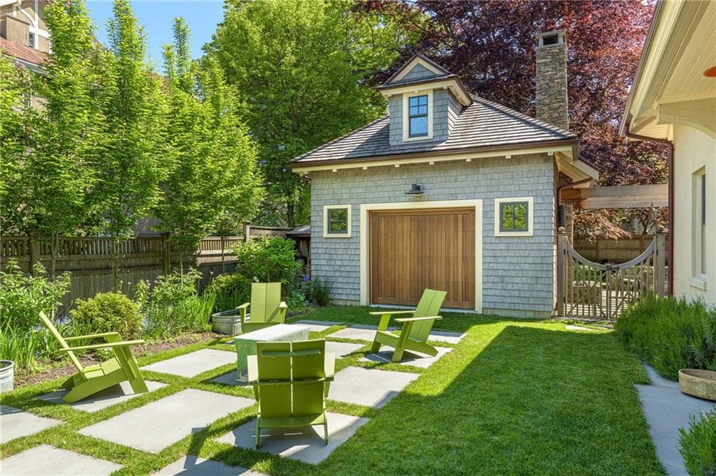 33 Everett photo 2