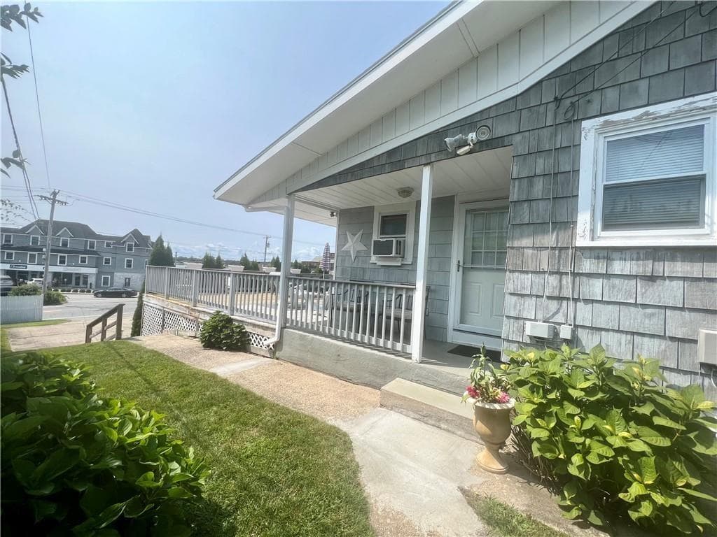 71 Aquidneck #1