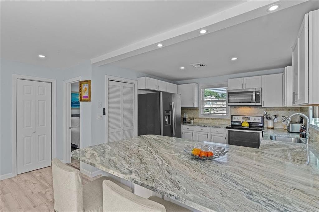 72 Warren #B photo 3