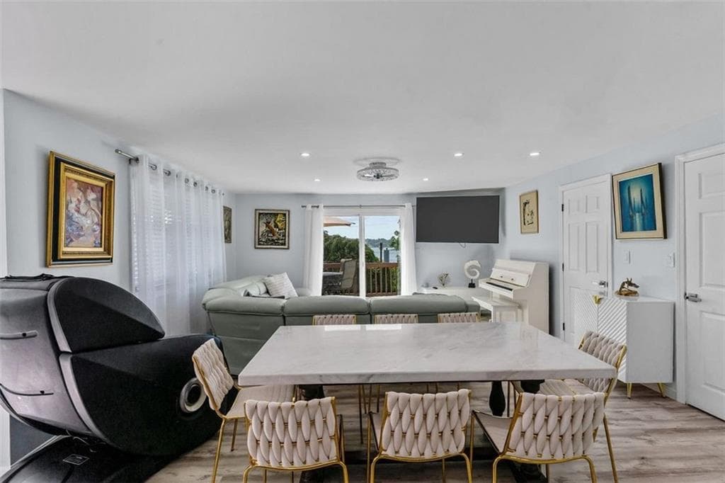 72 Warren #B photo 4