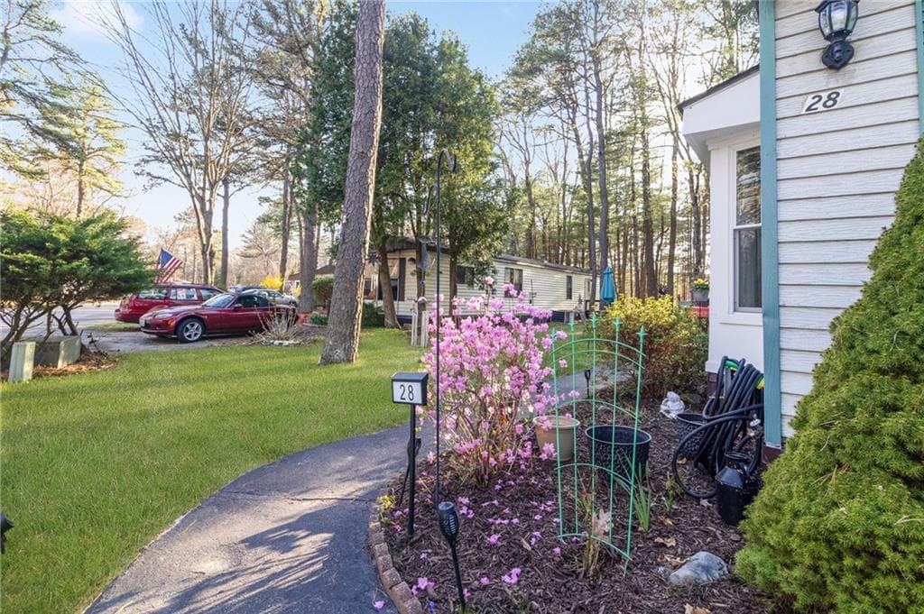28 Leisure Way photo 2