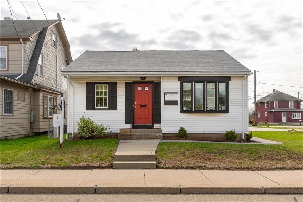 880 Main
