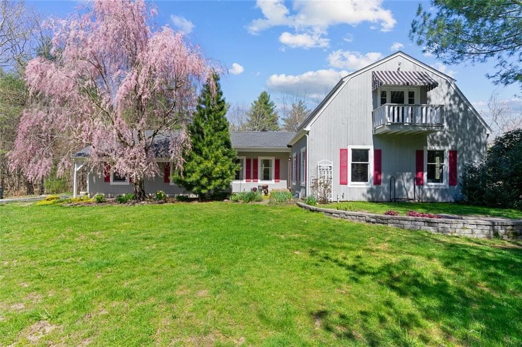 950 Plainfield photo 2