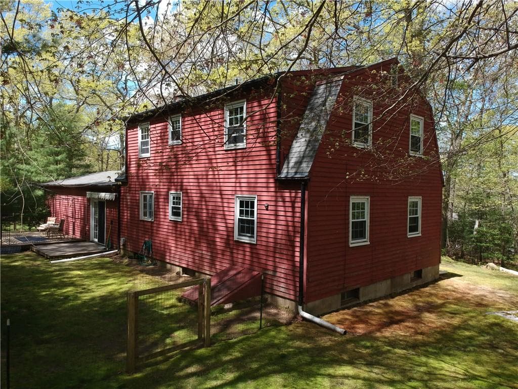 216 Laurel photo 3