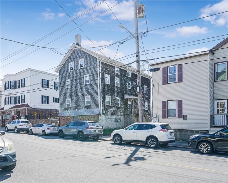 1081 Bedford #1 photo 2