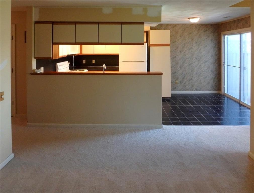 76 Valley Green #C photo 4