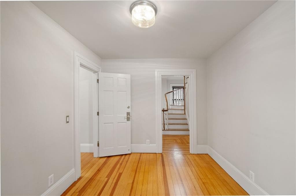 214 Broadway photo 5